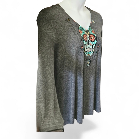 Torrid Plus size gray super soft long sleeve open Vneck  hooded floral skull Top - Picture 4 of 14